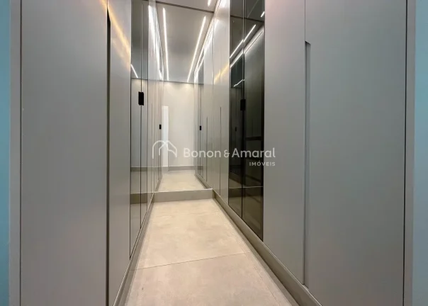Imagem Maravilhosa casa térrea, acabamento de primeira, com 4 suítes todas com armários e ar condicionad...