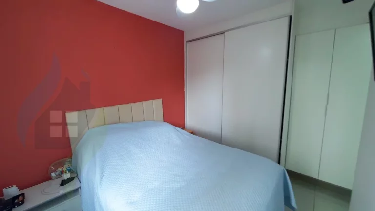 Imagem Apartamento de 2 dormitórios sendo 1 suíte, sacada, com 52m² em Jardim Celeste, São Paulo