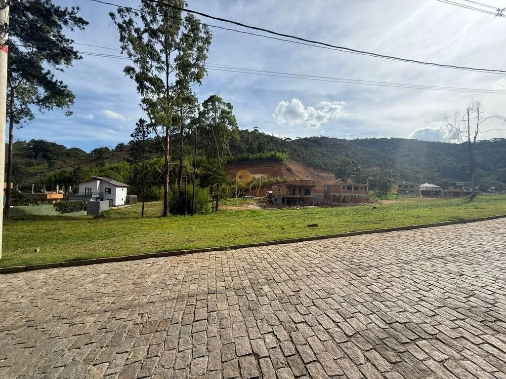 Imagem Terreno em Condomínio para Venda em Teresópolis / RJ no bairro Prata
