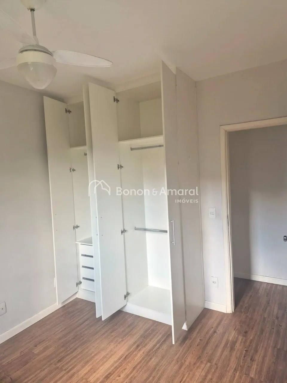 Imagem Apartamento a venda excelente localização, 3 quartos, sacada, 2 vagas livres e cobertas,condominio lazer completo