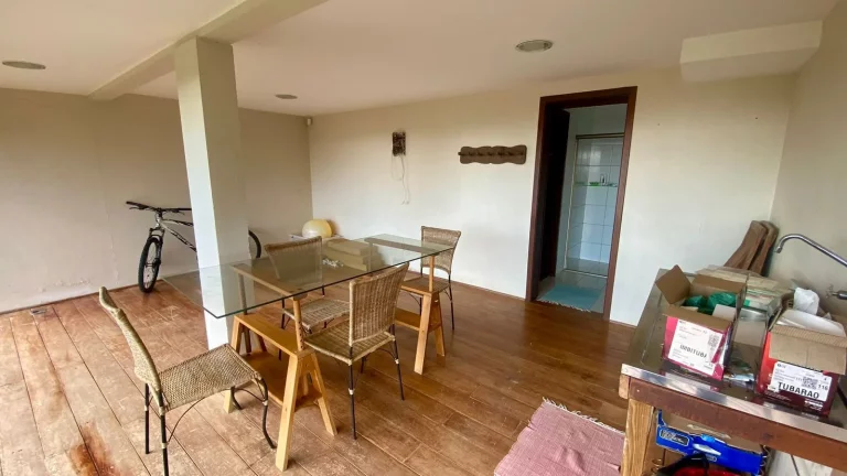 Imagem Imóvel de Luxo na Praia da Silveira: Casa com 3 Quartos, 1 Suíte e Garagem em Garopaba-SC!