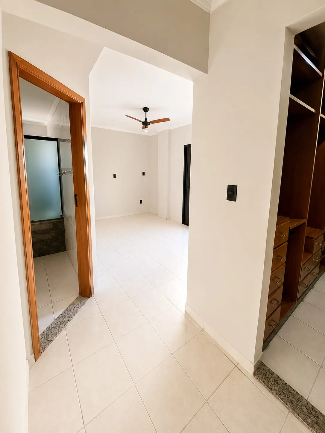Imagem Moderno Apartamento na Praia Grande - TUPI