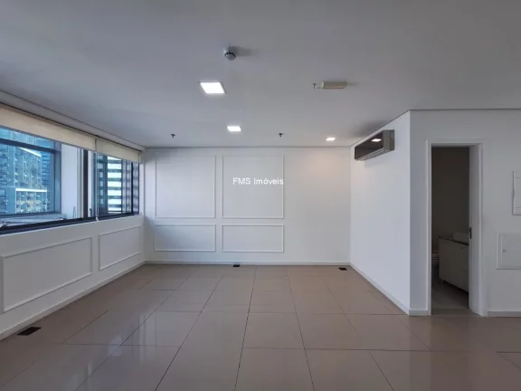 Imagem Sala com 25m2 no Centro - SP