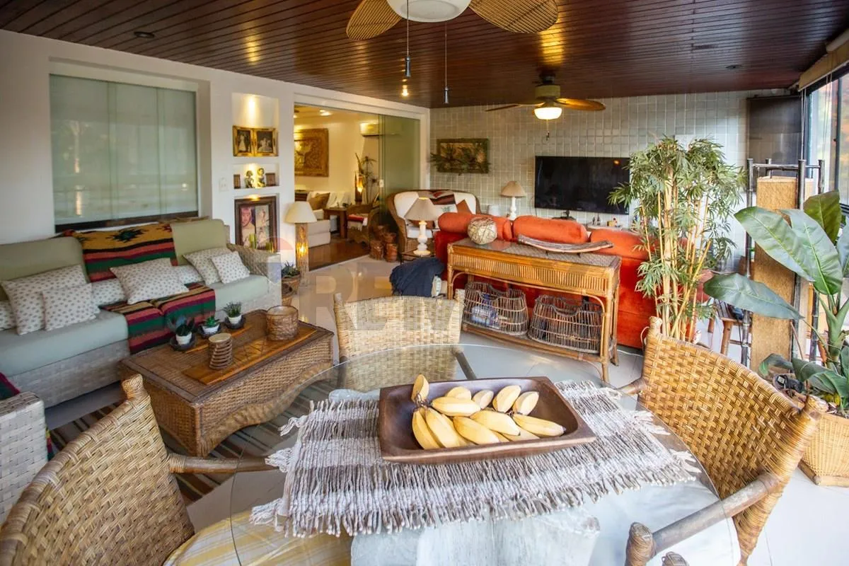 Imagem Apartamento No Recreio dos Bandeirantes - Um Refúgio Entre o Verde e o Mar