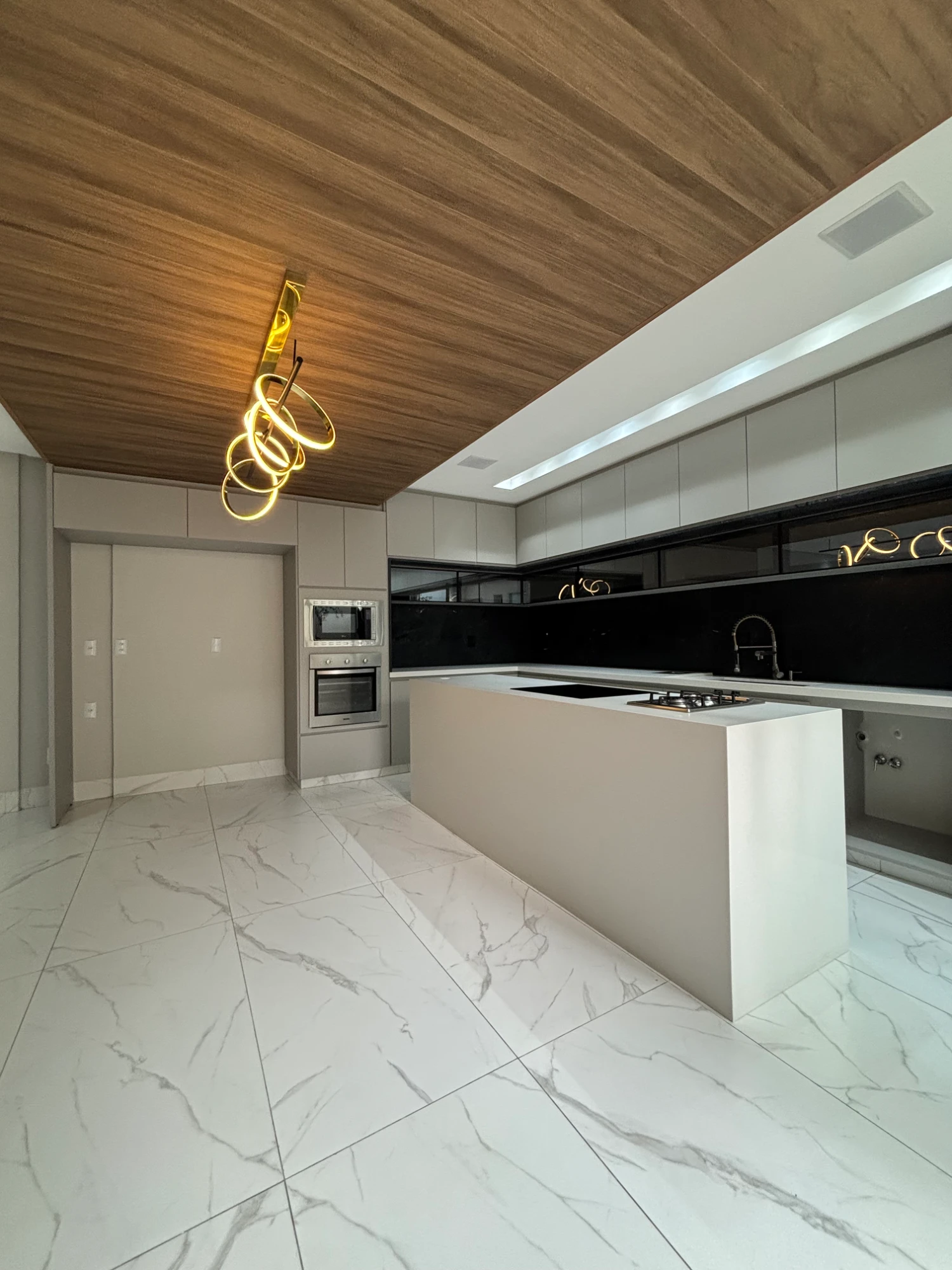 Imagem Casa de Condomínio com 3 Quartos à Venda, 170 m² em Jardim Vitória - Goiânia
