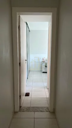 Imagem Apartamento de alto padrão em Alphaville I: 2 quartos, 1 suíte, 3 salas, 3 banheiros, 2 vagas de garagem, 82m². Venda ou locação em Salvador-BA!