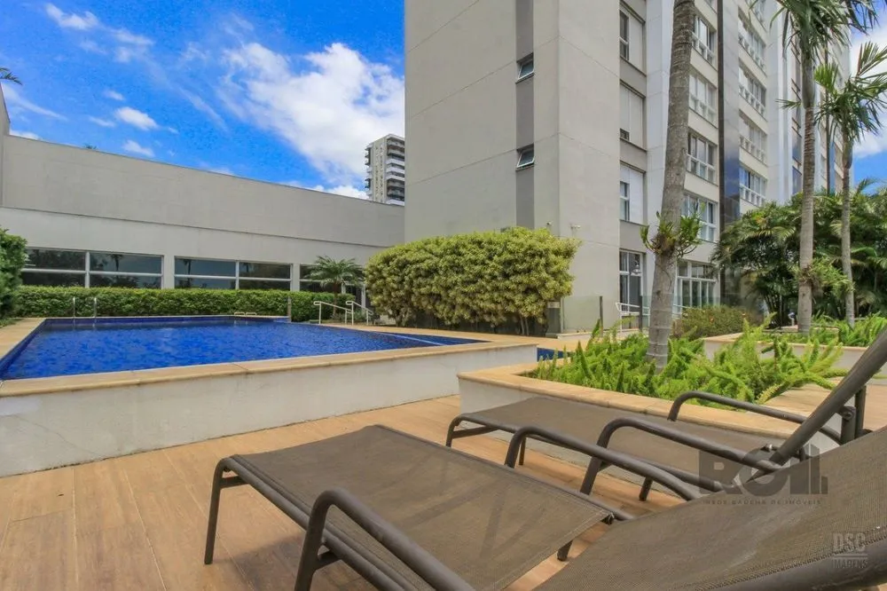 Imagem Apartamento com 3 suítes e 161m² à venda em Petrópolis, Porto Alegre.