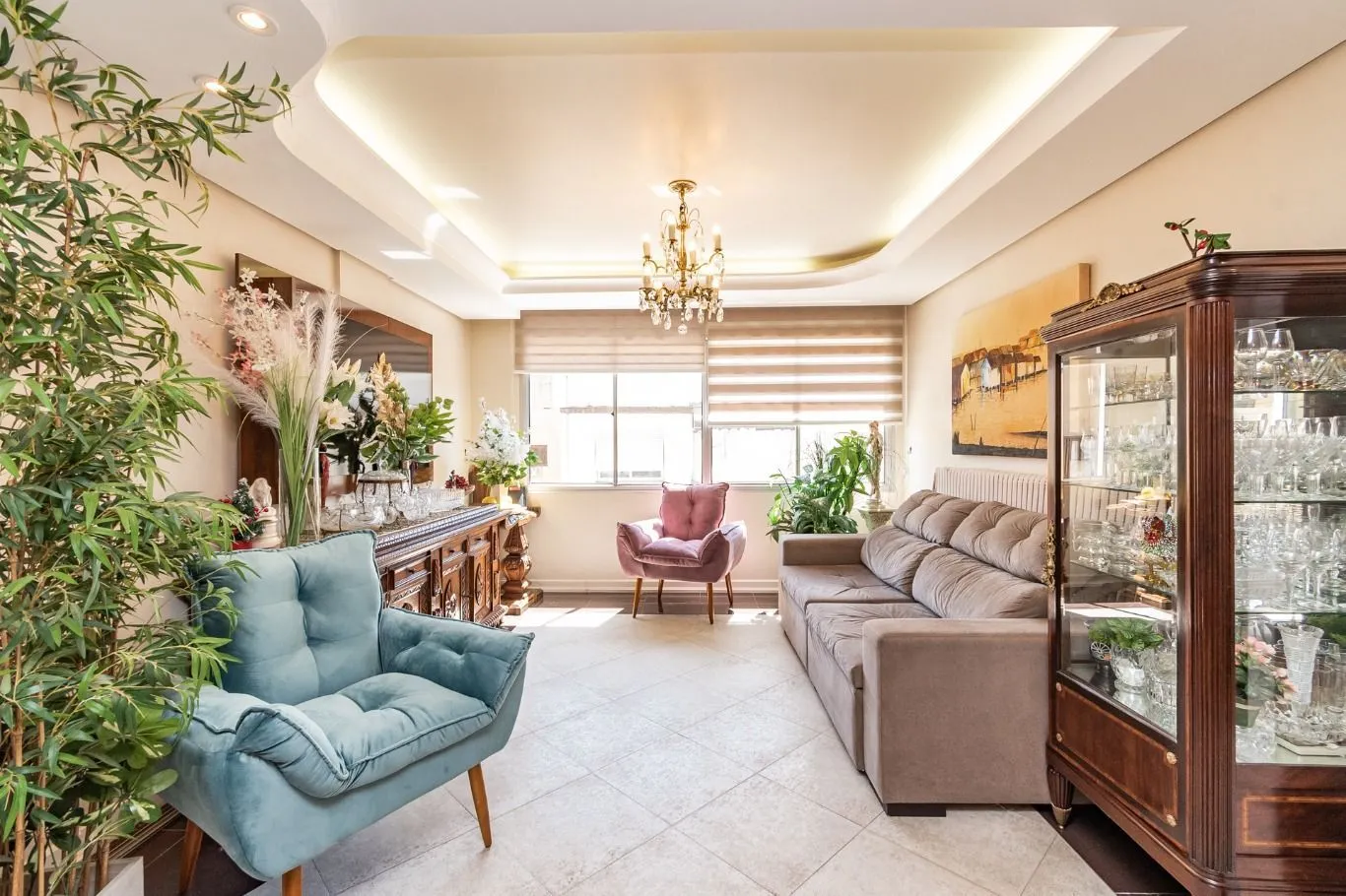 Vende-se apartamento com 3 quartos (1 suíte), 133 m² e 1 vaga - Petrópolis