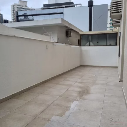 Imagem Apartamento com 4 quartos sendo 2 suites, 2 vagas a poucos passos dos Colégios Catarinense e Menino...