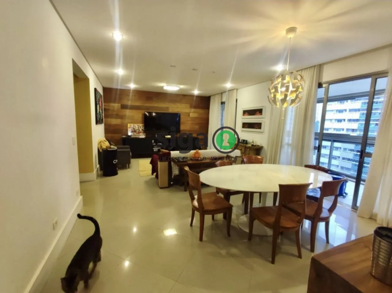 Imagem Apartamento à venda, 210m2 com 3 suítes e 4 vagas no Portal do Morumbi.