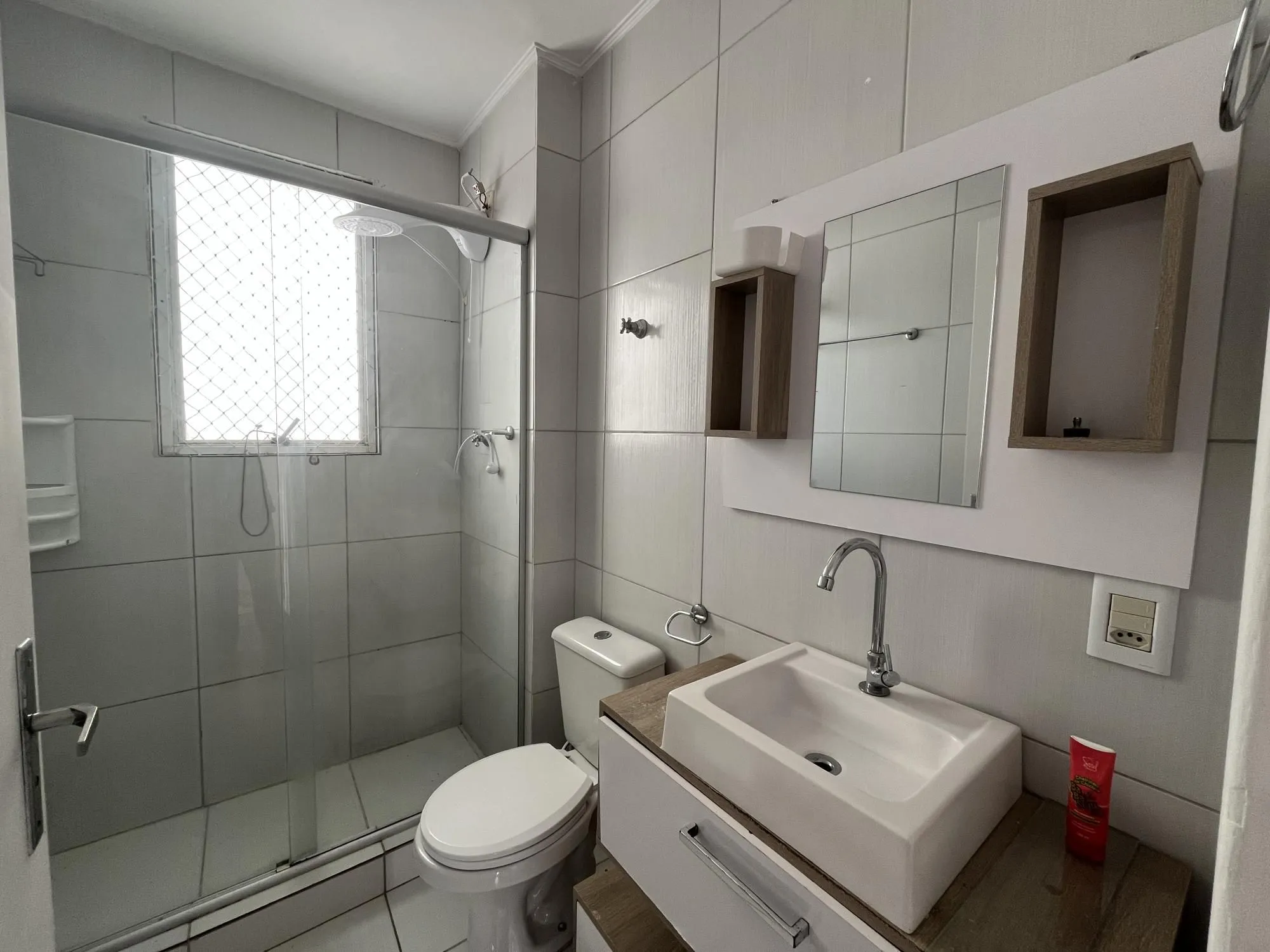 Imagem Reformado! Apartamento de 2 quartos no centro de Porto Alegre