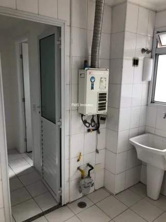 Imagem Luxuosa cobertura de 3 quartos no Alto da Lapa, São Paulo-SP: 2 suítes, 2 salas, 3 vagas de garagem e 167m² de área!