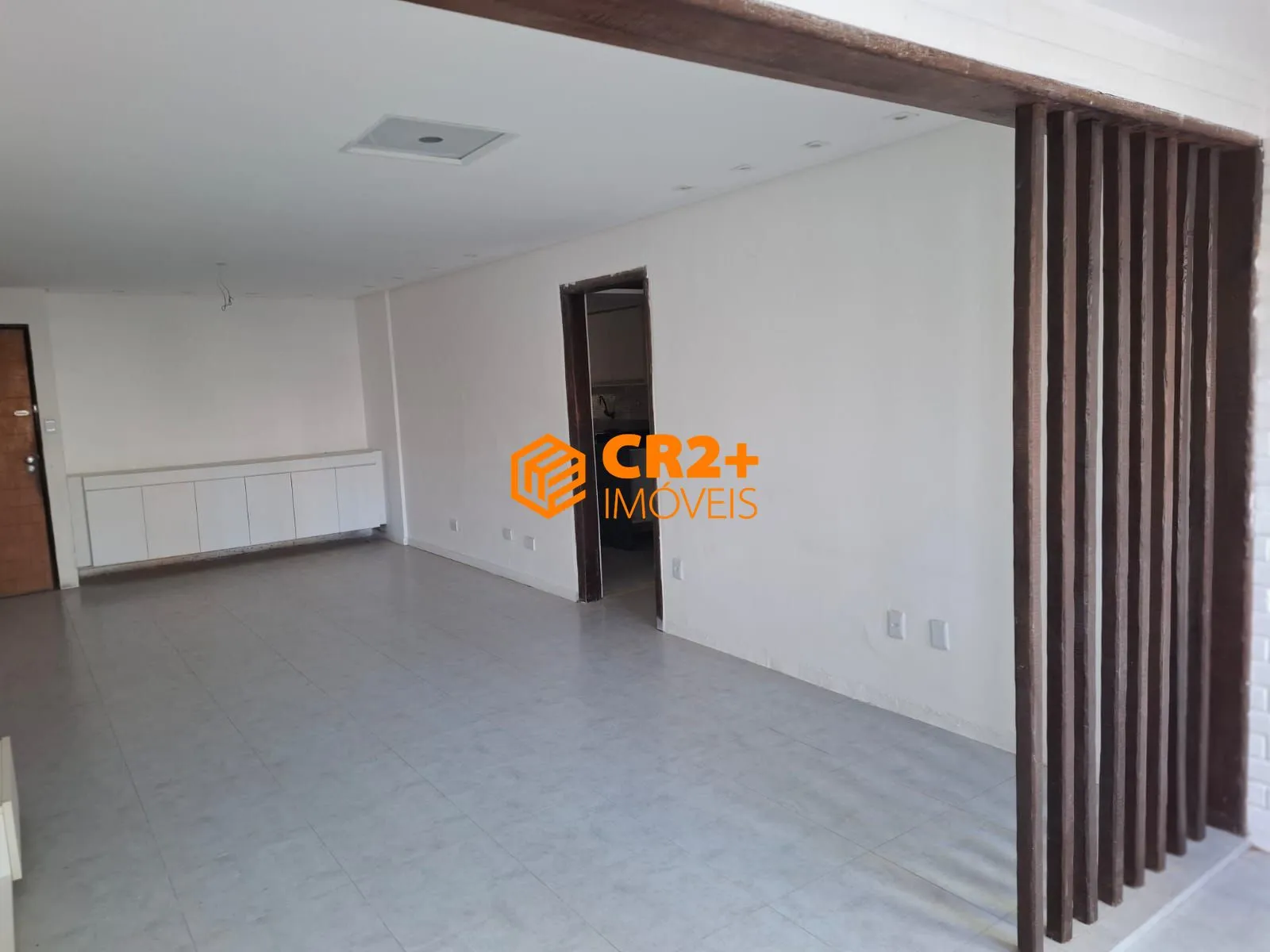 Imagem Vendo apartamento reformado em Boa Viagem com 121m²