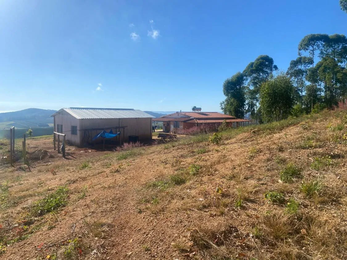 Imagem Linda fazendinha à venda em Capitólio/MG 31 hectares de terra