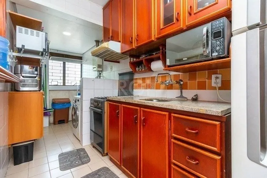 Imagem Apartamento para Venda - 43m², semi mobiliado, 1 dormitório, churrasqueira e 1 vaga de garagem no bairro Partenon