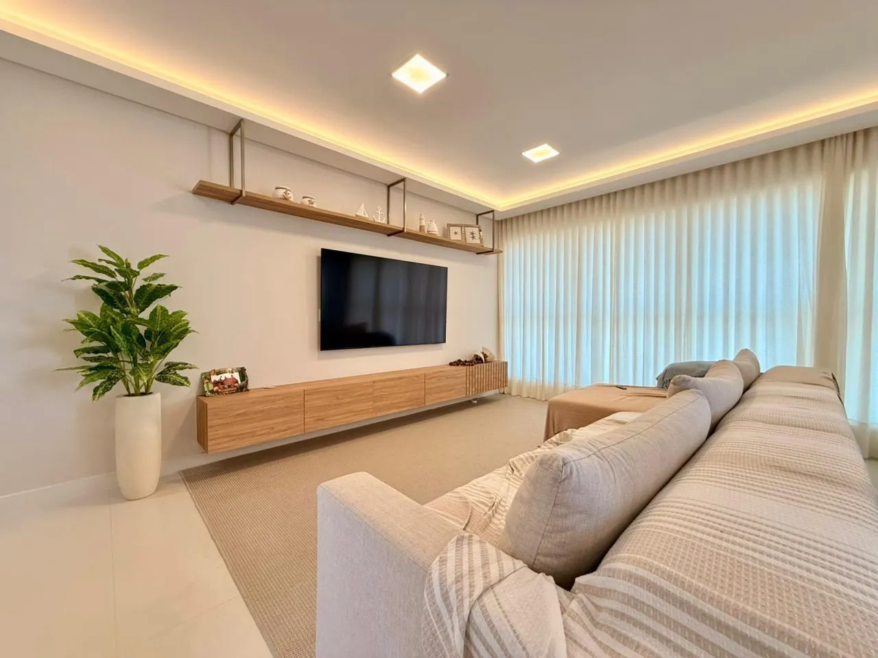 Imagem Apartamento com vista para o mar à venda com 179.5m2 por R$ 4.850.000,00