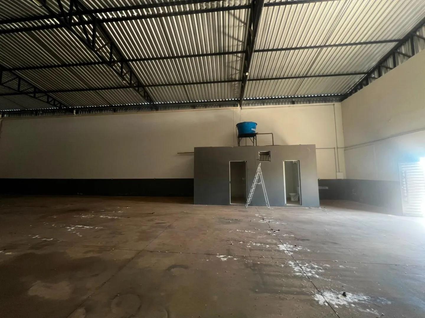 Imagem Galpão para alugar, 300 m² por R$ 4.500,00/mês - Planalto - Patos de Minas/MG