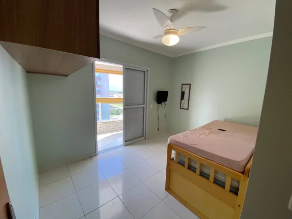 Imagem Apartamento 3 dormitórios na quadra da praia no Campo da Aviação