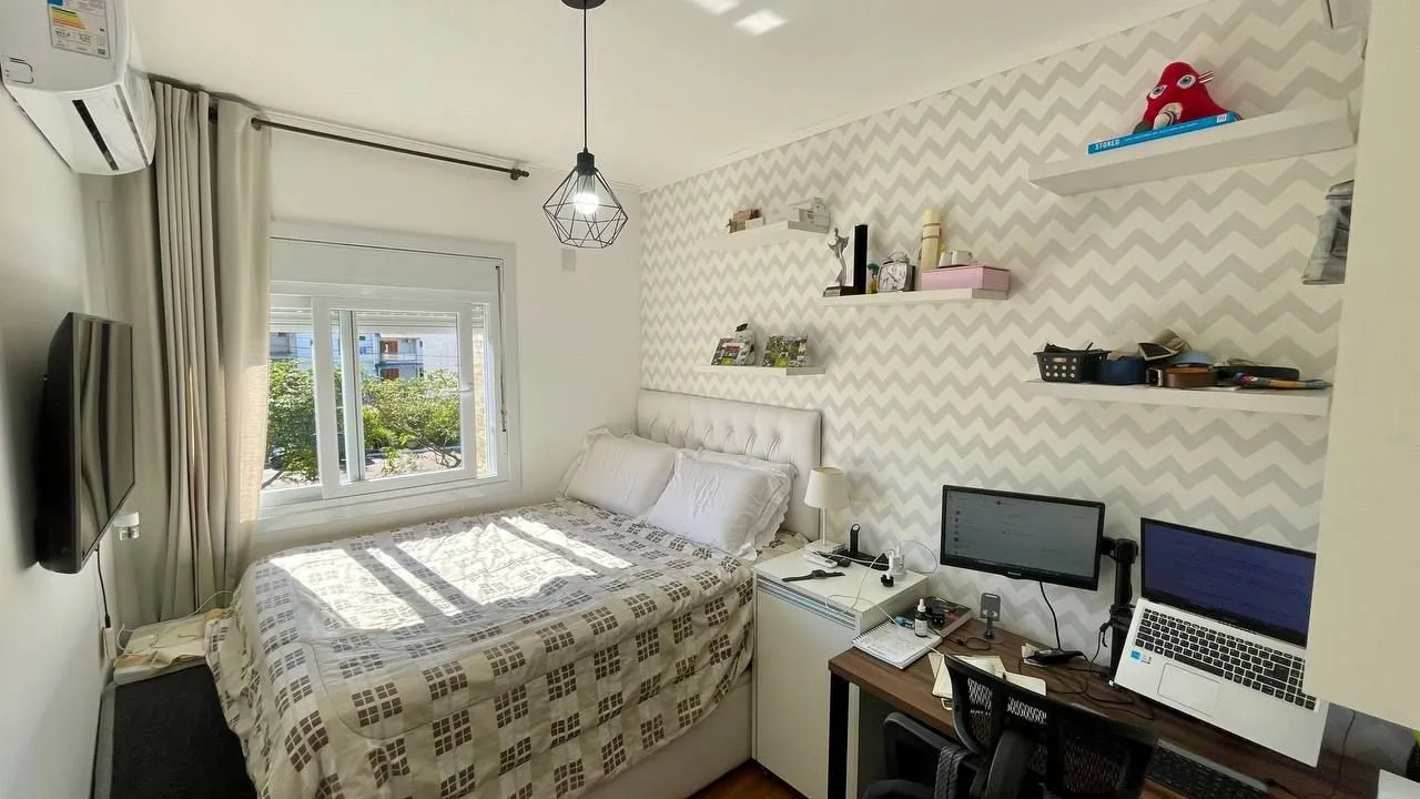 Imagem Casa Mobiliada com pátio e piscina