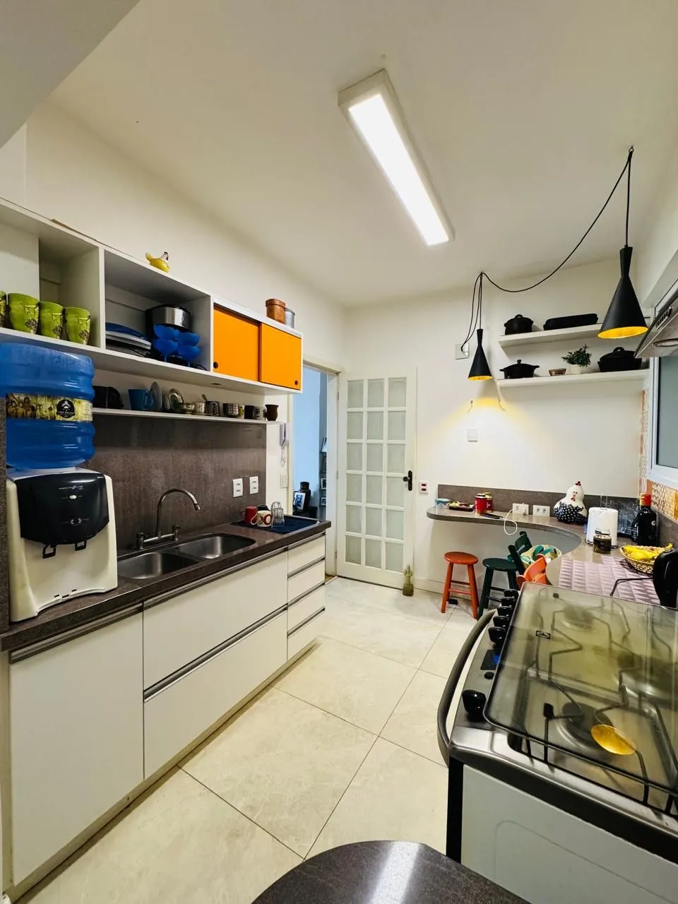 Imagem Apartamento Semimobiliado com 3 Dormitórios, 1 Suíte e Elevador