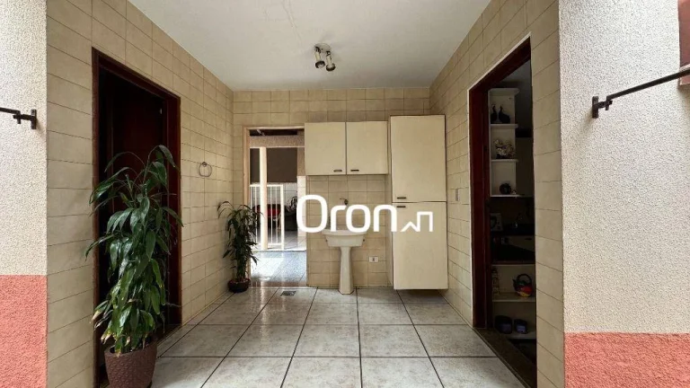 Imagem Sobrado à venda, 414 m² por R$ 1.350.000,00 - Setor Leste Vila Nova - Goiânia/GO