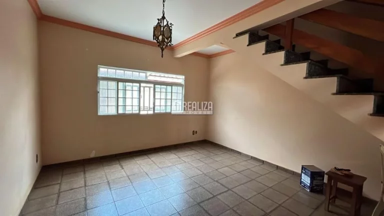 Imagem Casa no bairro Jardim São Bento, em Uberaba - 5 dormitórios