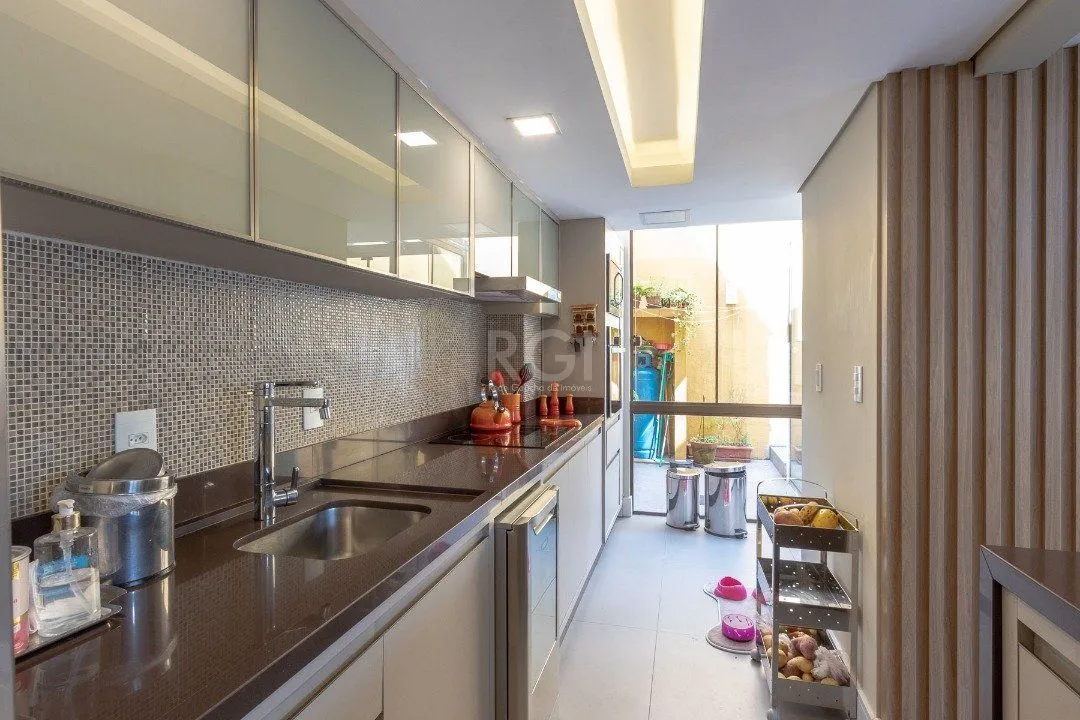 Imagem Casa Condominio para Venda - 210.69m², 3 dormitórios, sendo 2 suites, 4 vagas - Jardim Isabel