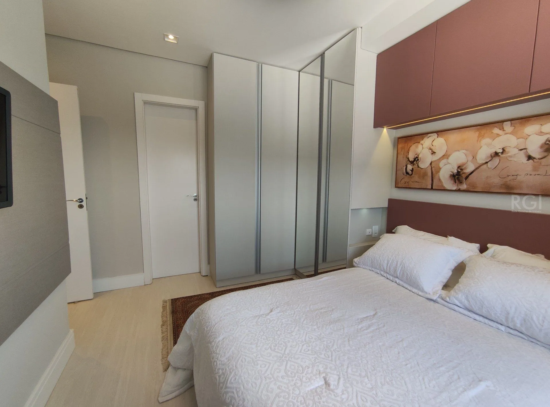 Imagem Apartamento para Venda - 57.72m², 2 dormitórios, sendo 1 suites, 1 vaga - Santo Antonio