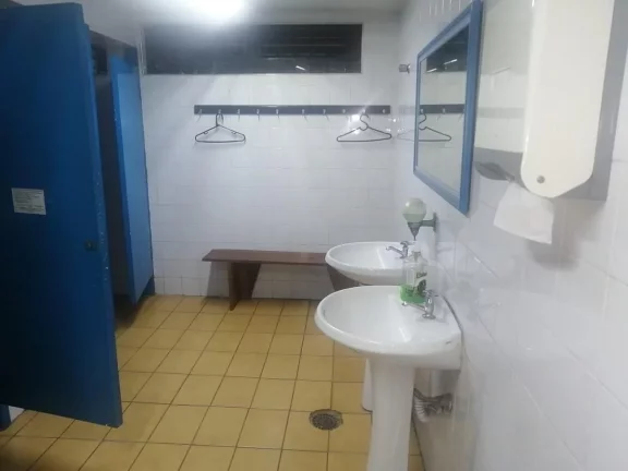 Imagem Vende-se imóvel comercial de 600m² com casa e academia conjugadas, próximo à USP!