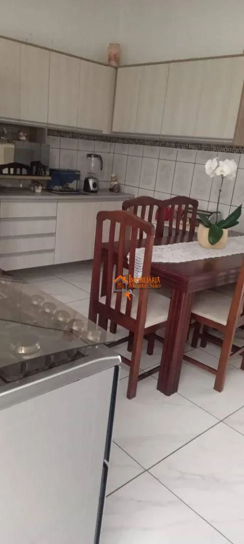 Imagem Sobrado com 4 dormitórios à venda por R$ 600.000,00 - Parque Renato Maia - Guarulhos/SP