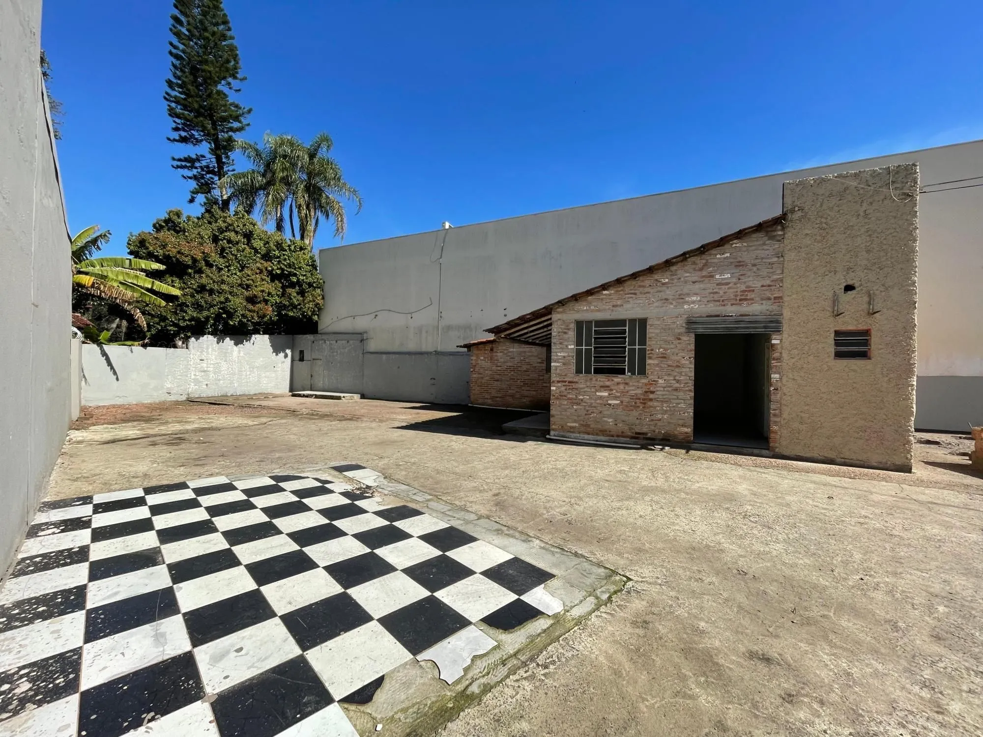 Imagem Dois terrenos lado a lado em localização estratégica de Ipanema - Porto Alegre Área total: 552 m²