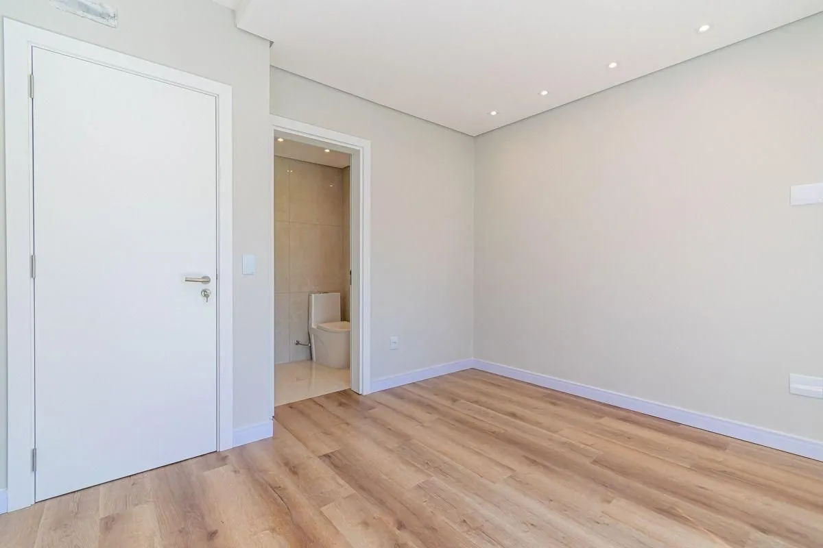 Imagem Casa de Condomínio com 3 suítes para comprar no Centro de Gravataí