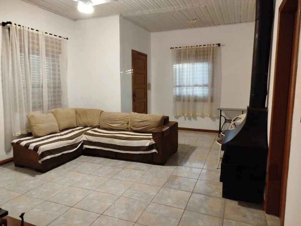 Imagem Casa térrea em ótimo estado.