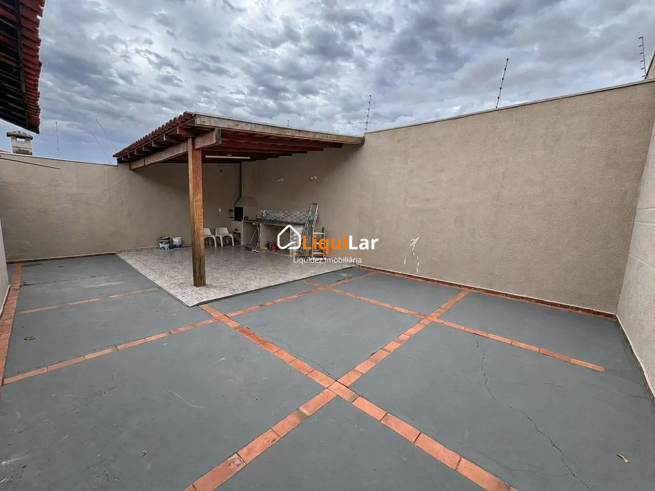 Imagem Casa para Locação no Monte Castelo | 3 Quartos, Quintal Amplo e Espaço Gourmet