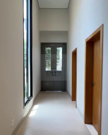 Imagem Imperdível oportunidade: casa em condomínio à venda, 3 quartos, 3 suítes, 5 banheiros, 4 vagas em Cuiabá-MT, Jardim Imperial.
