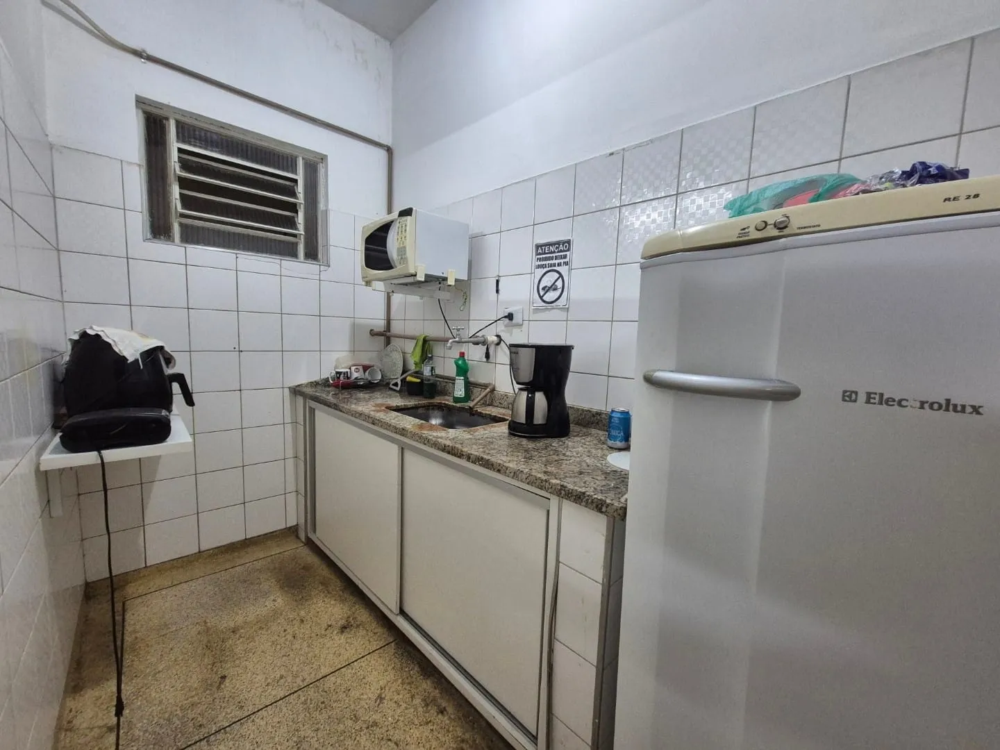 Imagem Amplo e Funcional Ponto Comercial no Térreo do Edifício Vieira Santos no Centro, Próximo a Tudo o Que Você Precisa