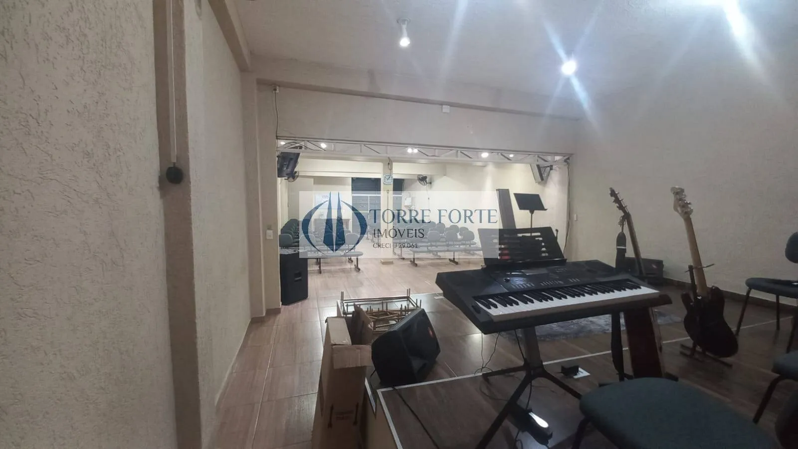 Imagem Casa assobradada com salão em baixo no Jardim Vila Formosa
