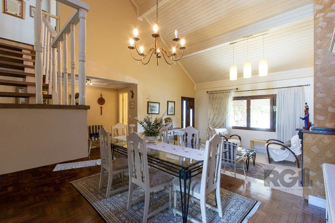 Imagem Casa tipo sobrado, com 3 dormitórios em Canoas