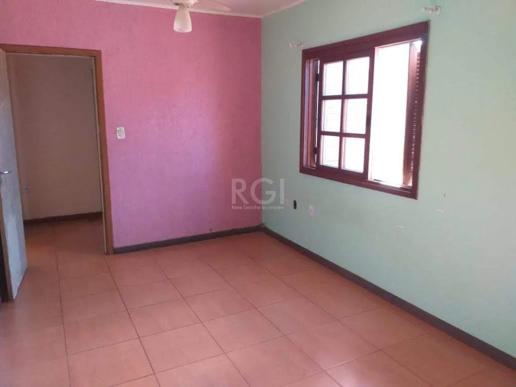 Imagem Casa para Venda - 200m², 6 dormitórios, 4 vagas - Tristeza