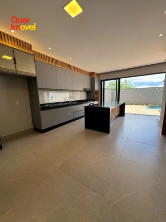 Imagem Casa em condomínio de alto padrão à venda em Ribeirão Preto-SP. 4 quartos, 4 suítes, 6 banheiros, 4 vagas de garagem. 192,85 m². Quer Imóvel Negócios Imobiliários.