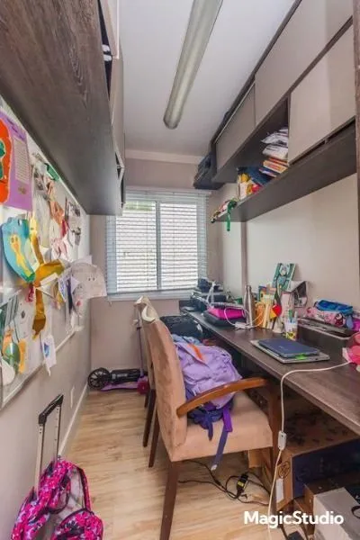 Imagem Vende apartamento no Bairro Passo da Areia - Porto Alegre