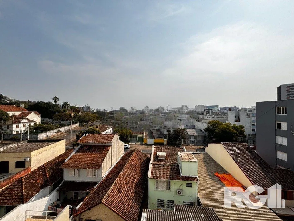 Imagem Apartamento pra investidor, 1 dormitório 51m², privativos 01 vaga locado. TOTALMENTE MOBILIADO R. Plácido de Castro - Azenha - Porto Alegre