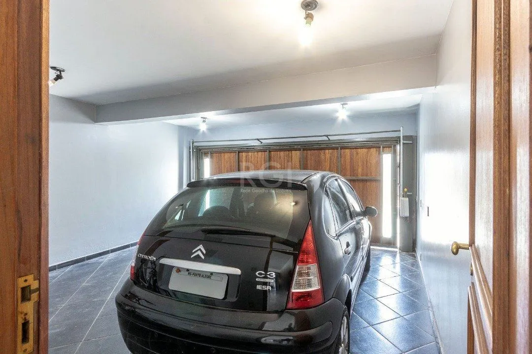 Imagem Casa para Venda - 451.63m², 5 dormitórios, sendo 1 suites, 4 vagas - Cristal