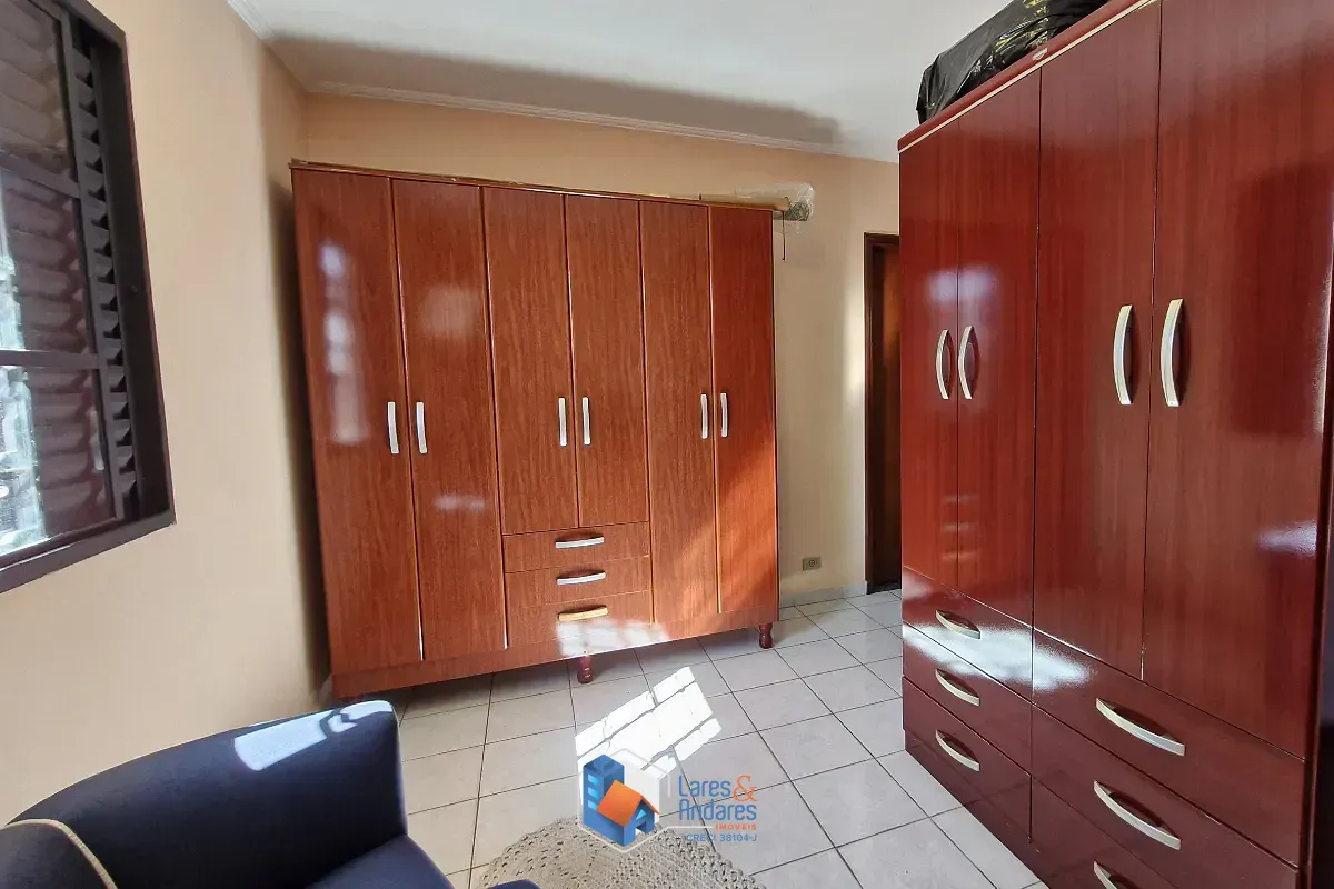 Imagem Sobrado para venda em Parada Inglesa com 6 quartos, sendo 2 suítes, 150m²