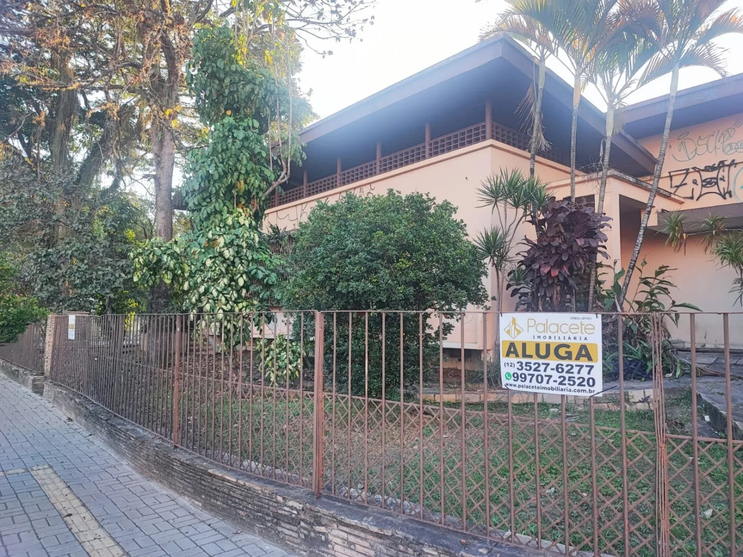 Imagem Comercial para Locação 3 Quartos, 1 Suite, 4 Vagas, 1200M², Centro, Taubaté - SP