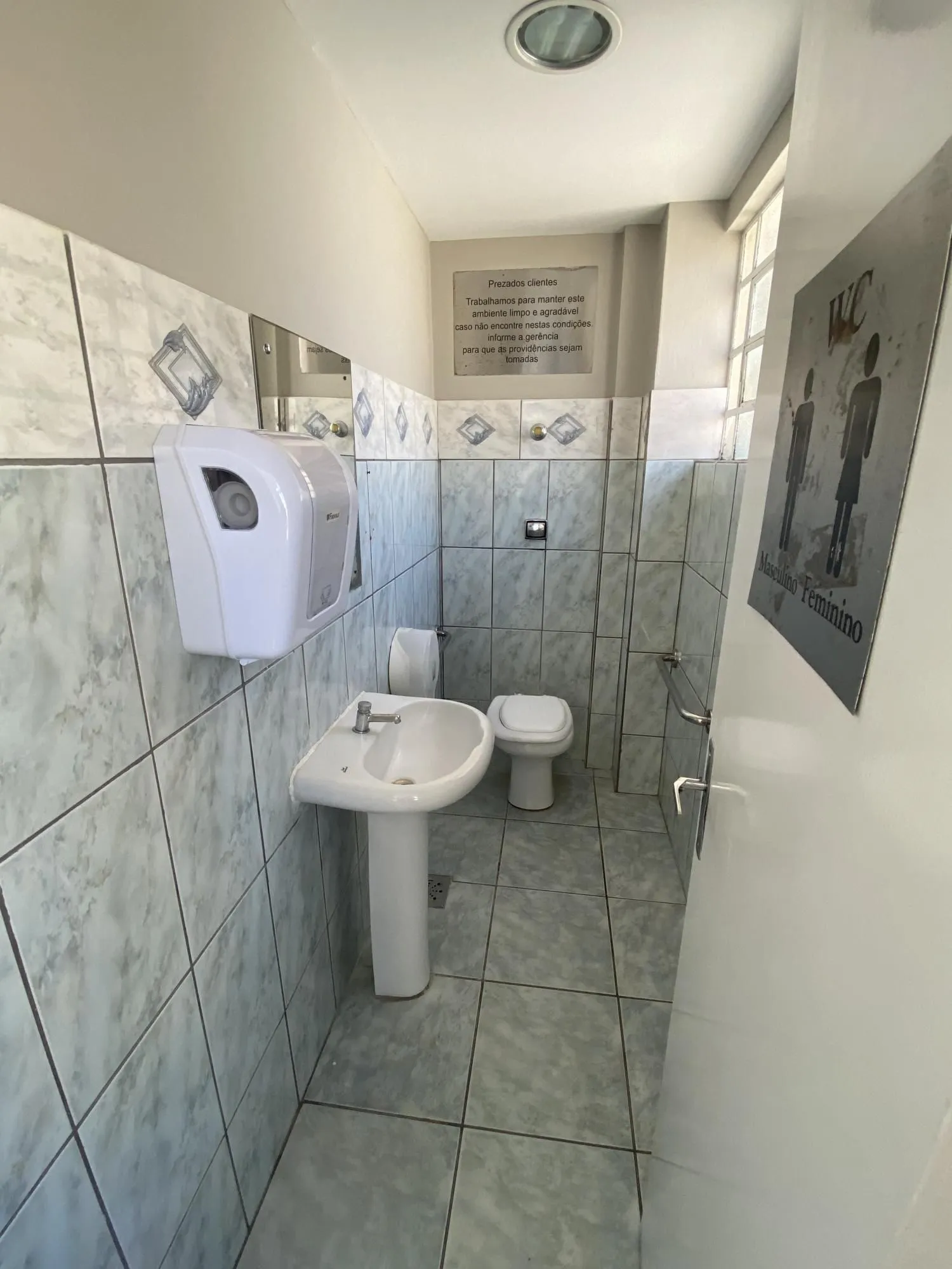 Imagem MÁFFER IMÓVEIS ALUGA EXCELENTE CONJUNTO COMERCIAL - ANDAR INTEIRO NO CENTRO DE PORTO ALEGRE 280m² de área privativa