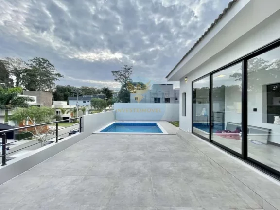 Casa em Condomínio a Venda no bairro Granja Viana - Cotia, SP