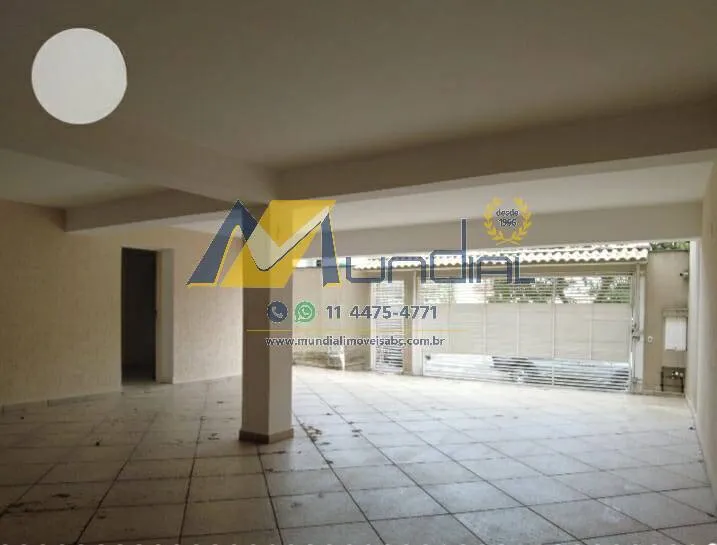 Foto do imóvel Casa à venda com 300m², 3 quartos e 6 vagas.