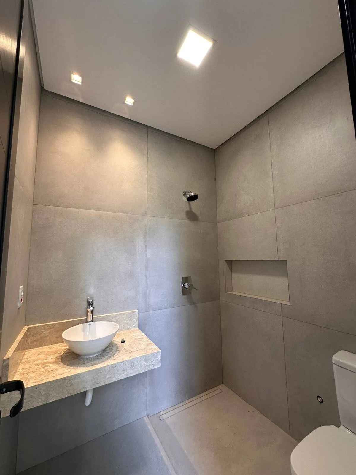 Imagem Casa três suítes Condomínio Belvedere 2
