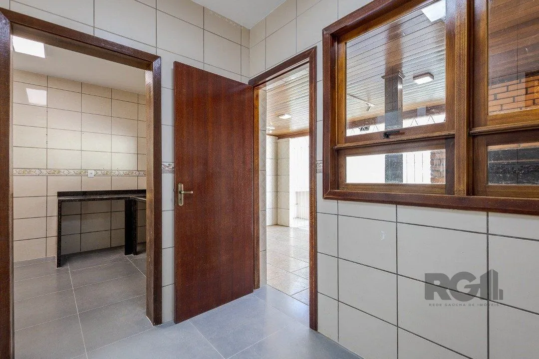 Imagem Casa 103m² - 3 dormitórios, 1 suíte, piscina, 2 vagas no bairro Hípica